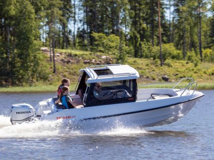 Моторна лодка Terhi 480 Cabin