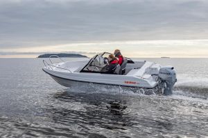 Моторна лодка Terhi 480 Sport