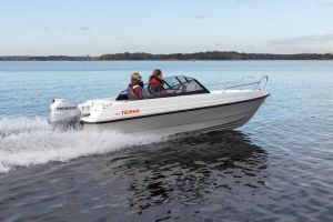 Моторна лодка Terhi 480 Sport