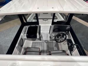 Моторна лодка Terhi 480 Cabin