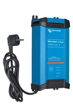 Victron Blue Smart IP22 12/30(1) 230 V – зарядно за акумулатор